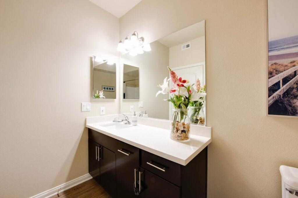 The Nest A Spacious 1 Bedroom Apartment With A Pool View Los Angeles Ngoại thất bức ảnh
