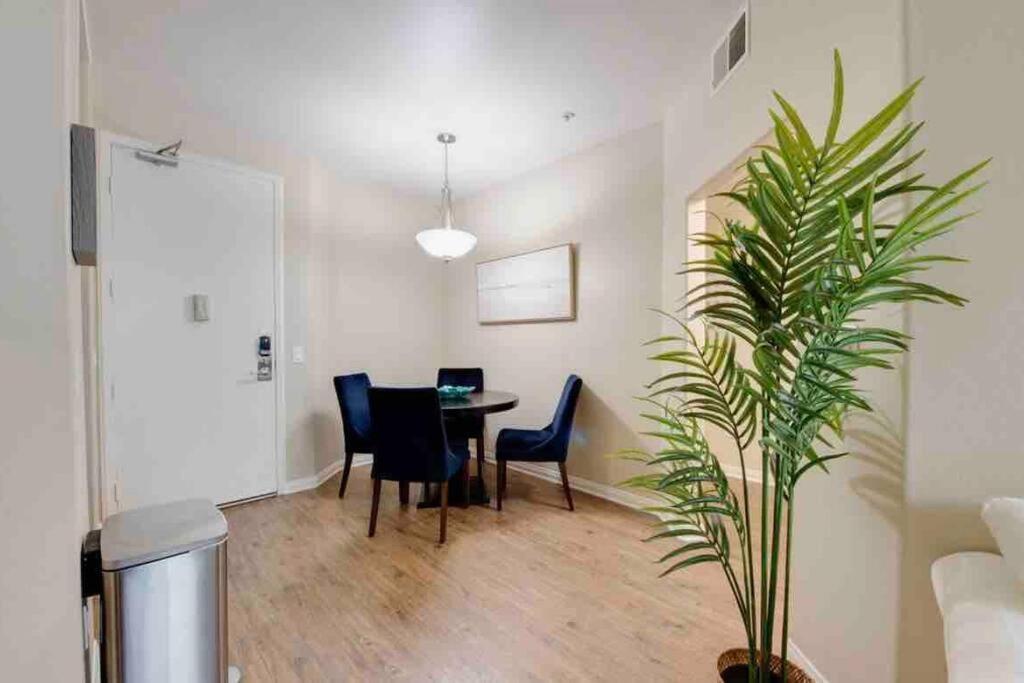 The Nest A Spacious 1 Bedroom Apartment With A Pool View Los Angeles Ngoại thất bức ảnh